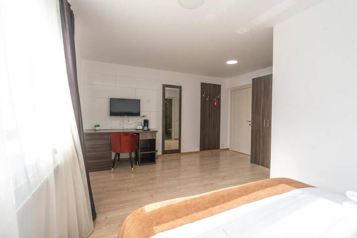 Room 9 of 43