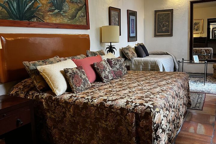 Room 4 of 39