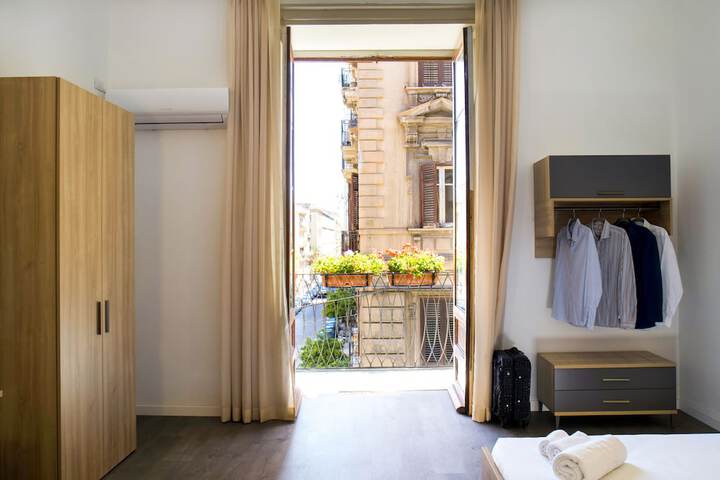 Room 32 of 107