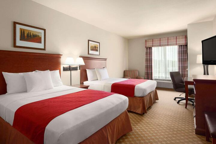 2 Queen Beds (3 of 3)