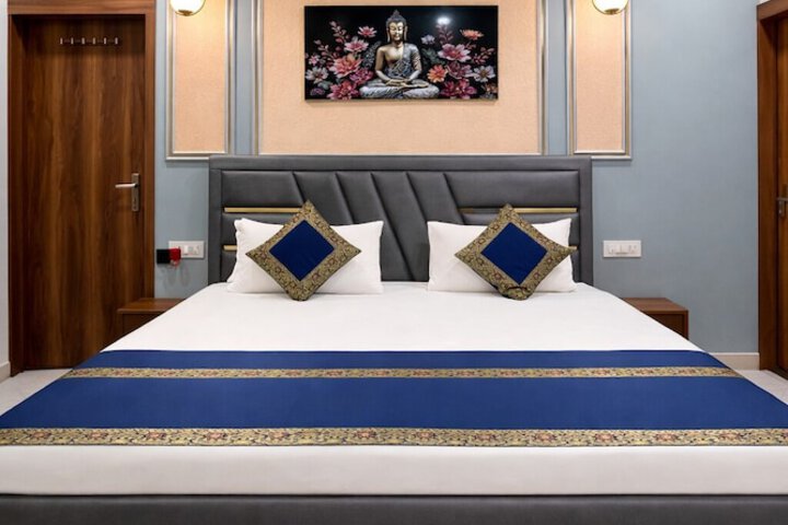 Room 33 of 89