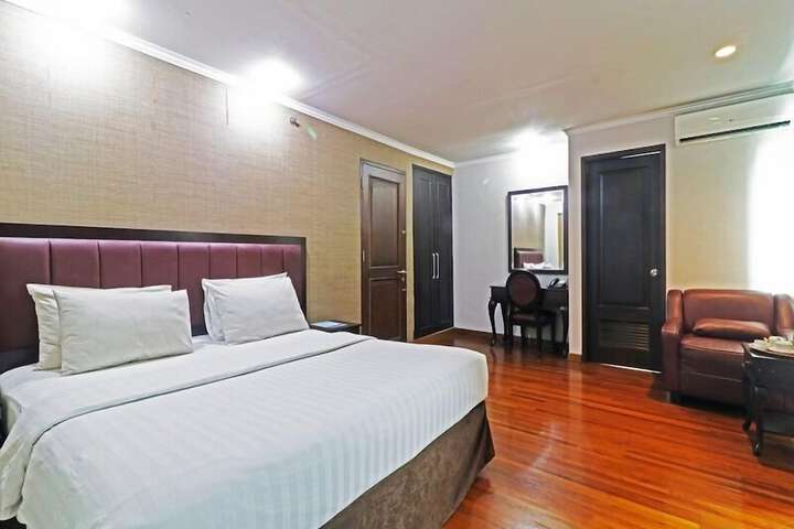 Room 15 of 34