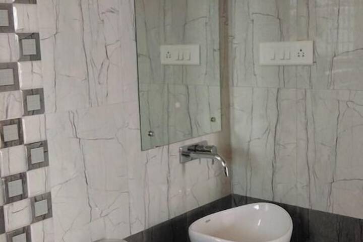 Room 9 of 20