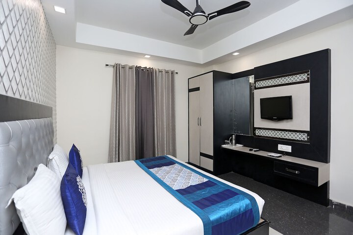 Room 7 of 13