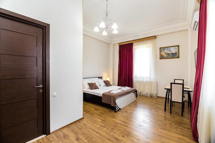 Room 14 of 68