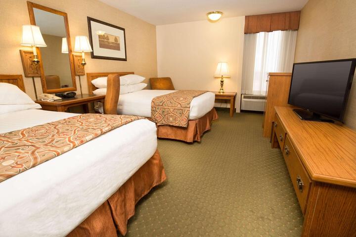 1 King Bed (1 of 16)