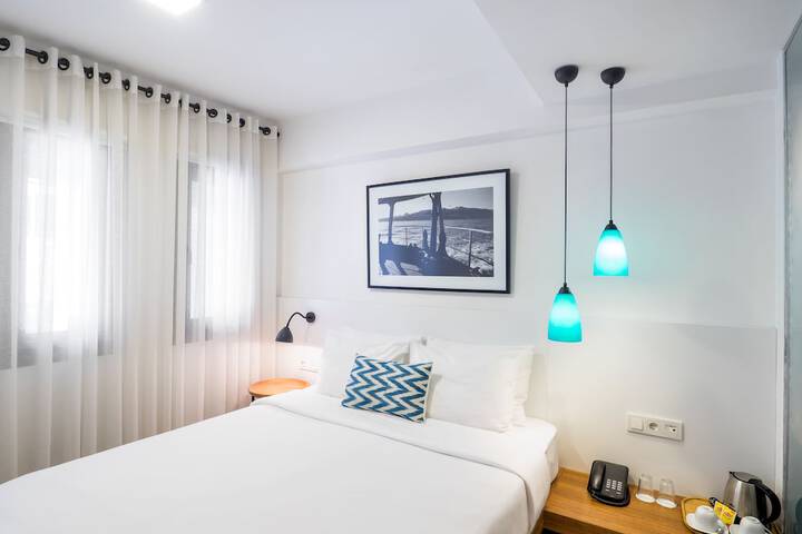 Room 6 of 44
