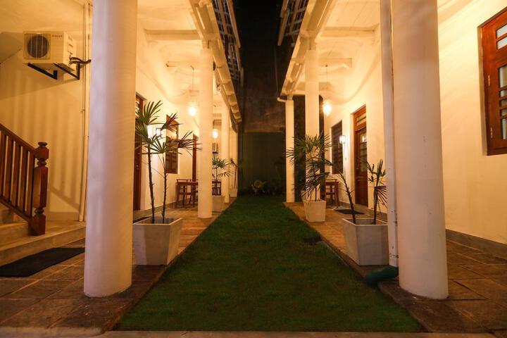 Hotel 4 of 5