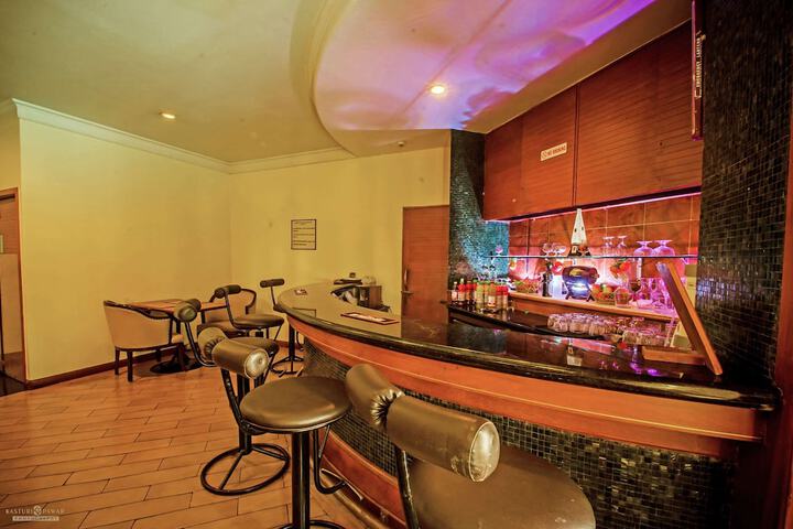 Lounge 47 of 54