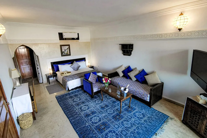 Room 4 of 11