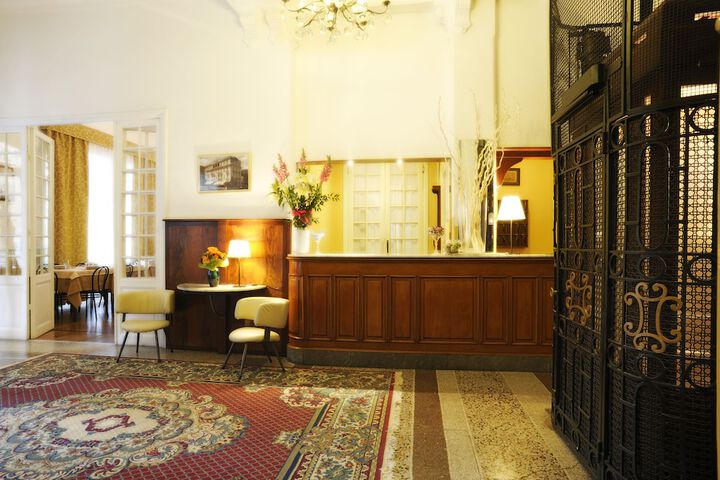 Hotel 2 of 31