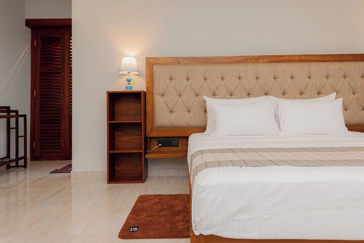 Room 32 of 174