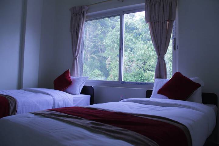 Room 4 of 15