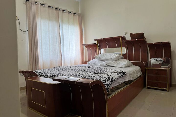 Room 25 of 53