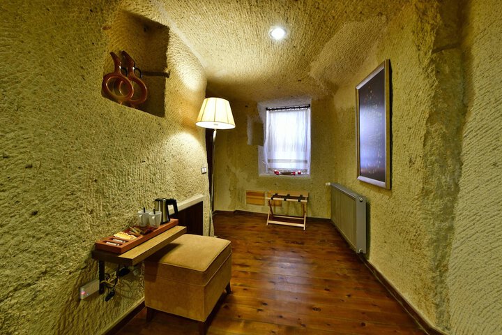 Room 12 of 194