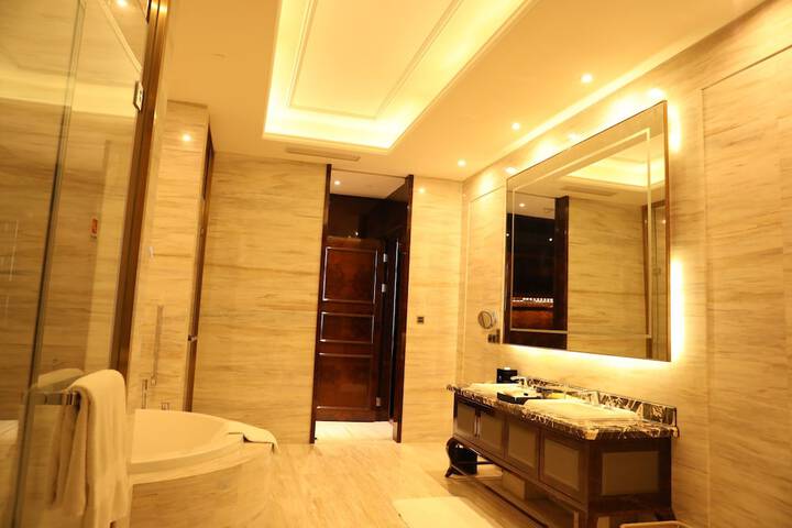 Room 16 of 129