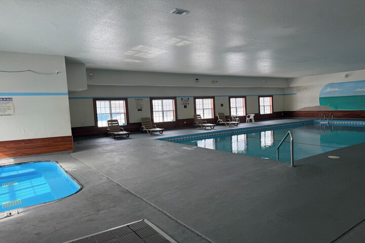 Pool 31 of 37