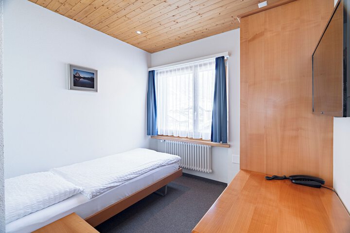 Room 27 of 75