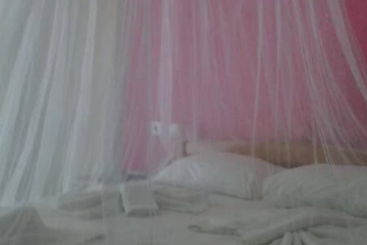 Room 8 of 17