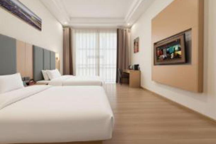 Room 7 of 8