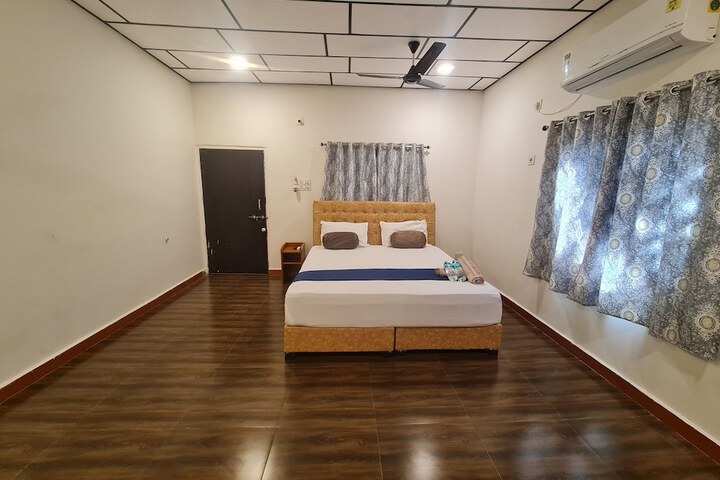 Room 8 of 52