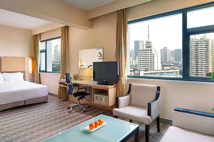 Room 4 of 41
