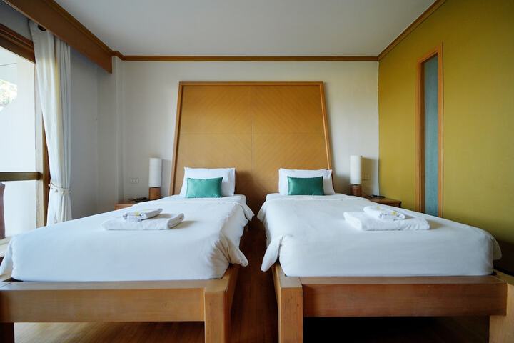 Room 32 of 114