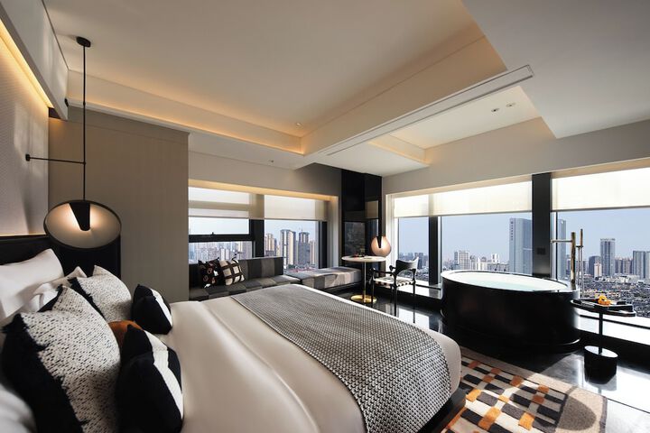 Room 8 of 38