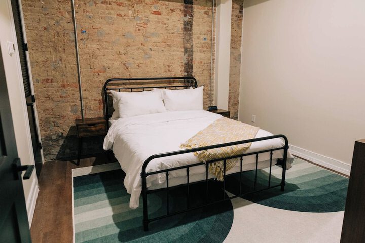 Room 26 of 65