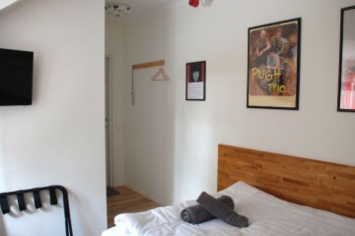 Room 7 of 138
