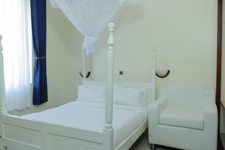 Room 41 of 182