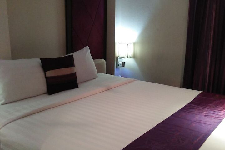 Room 7 of 25
