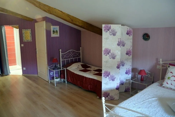 Room 2 of 4