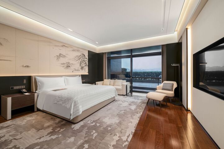 Room 35 of 135