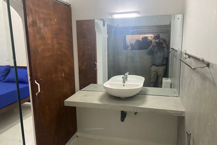 Room 17 of 47