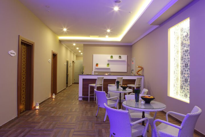 Entrance & Lobby