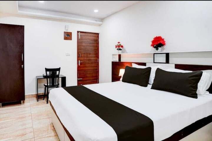 Room 4 of 5