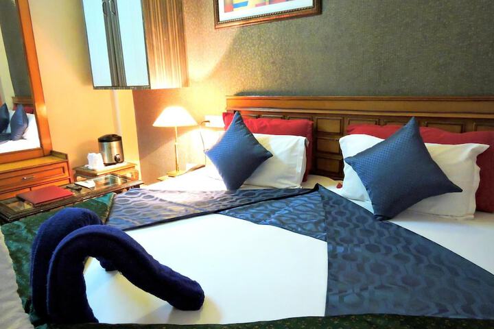 Room 17 of 53