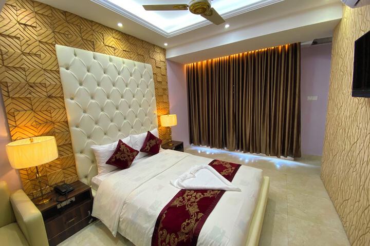Room 5 of 25