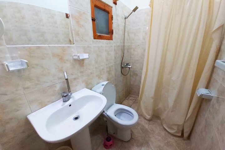 Room 12 of 24