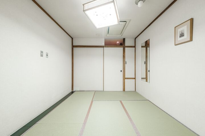 Room 83 of 139