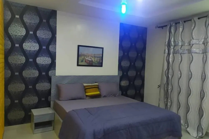 Room 10 of 11