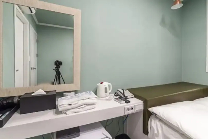 Room 7 of 21