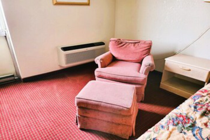 Room 82 of 144