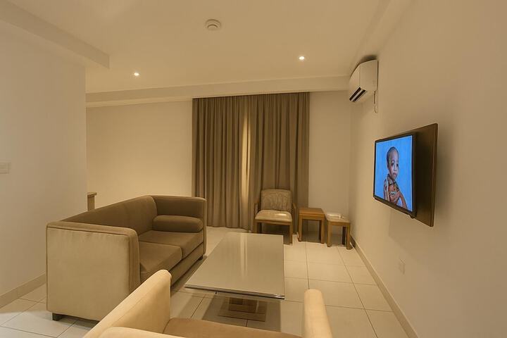 Room 40 of 102