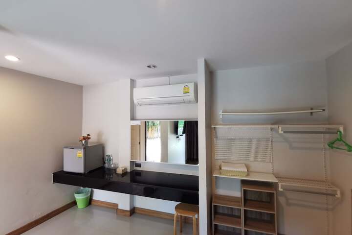 Room 7 of 24