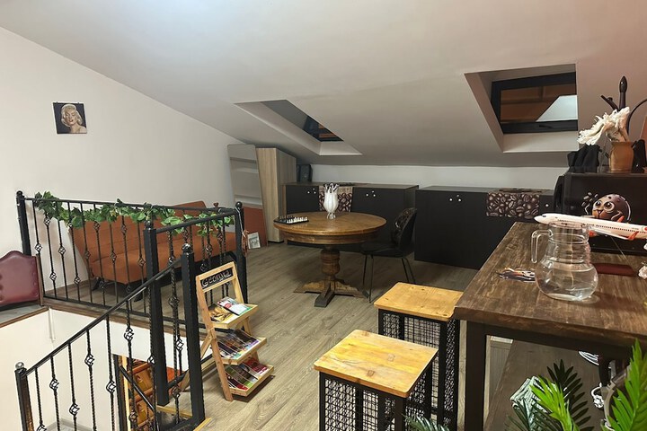 Room 42 of 66