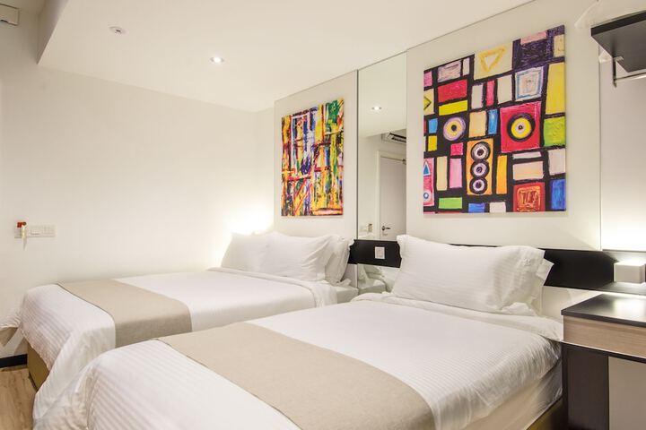 Room 4 of 38