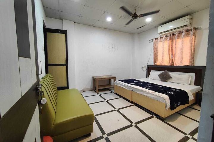 Room 46 of 92
