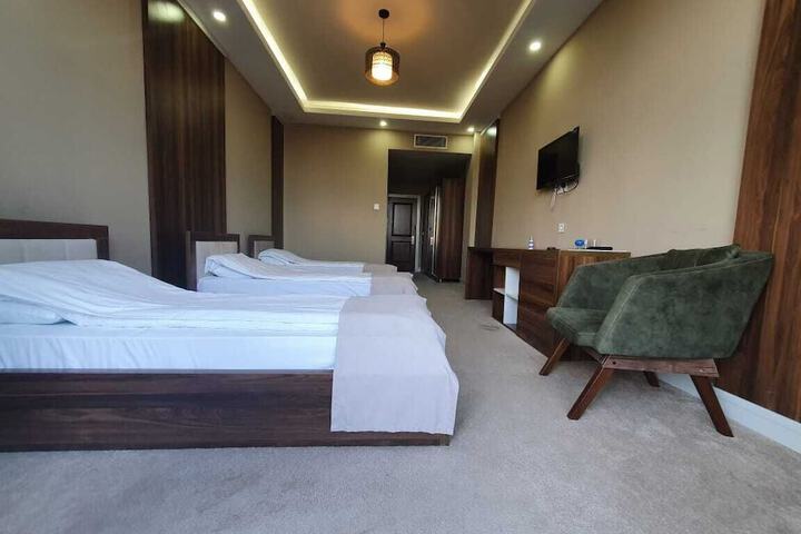 Room 6 of 27